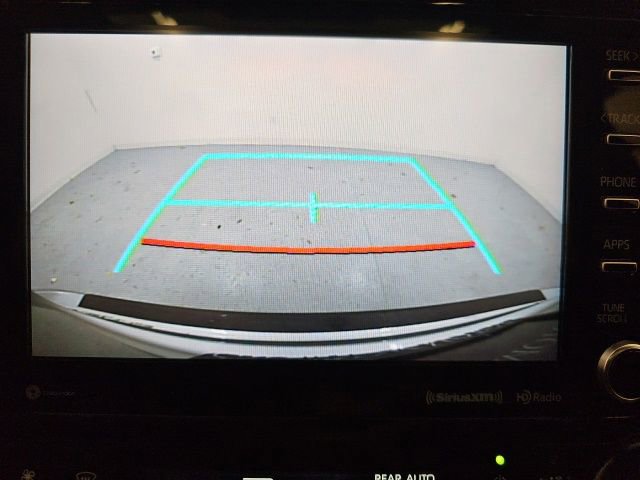 Used 2020 Toyota Highlander XLE image 26