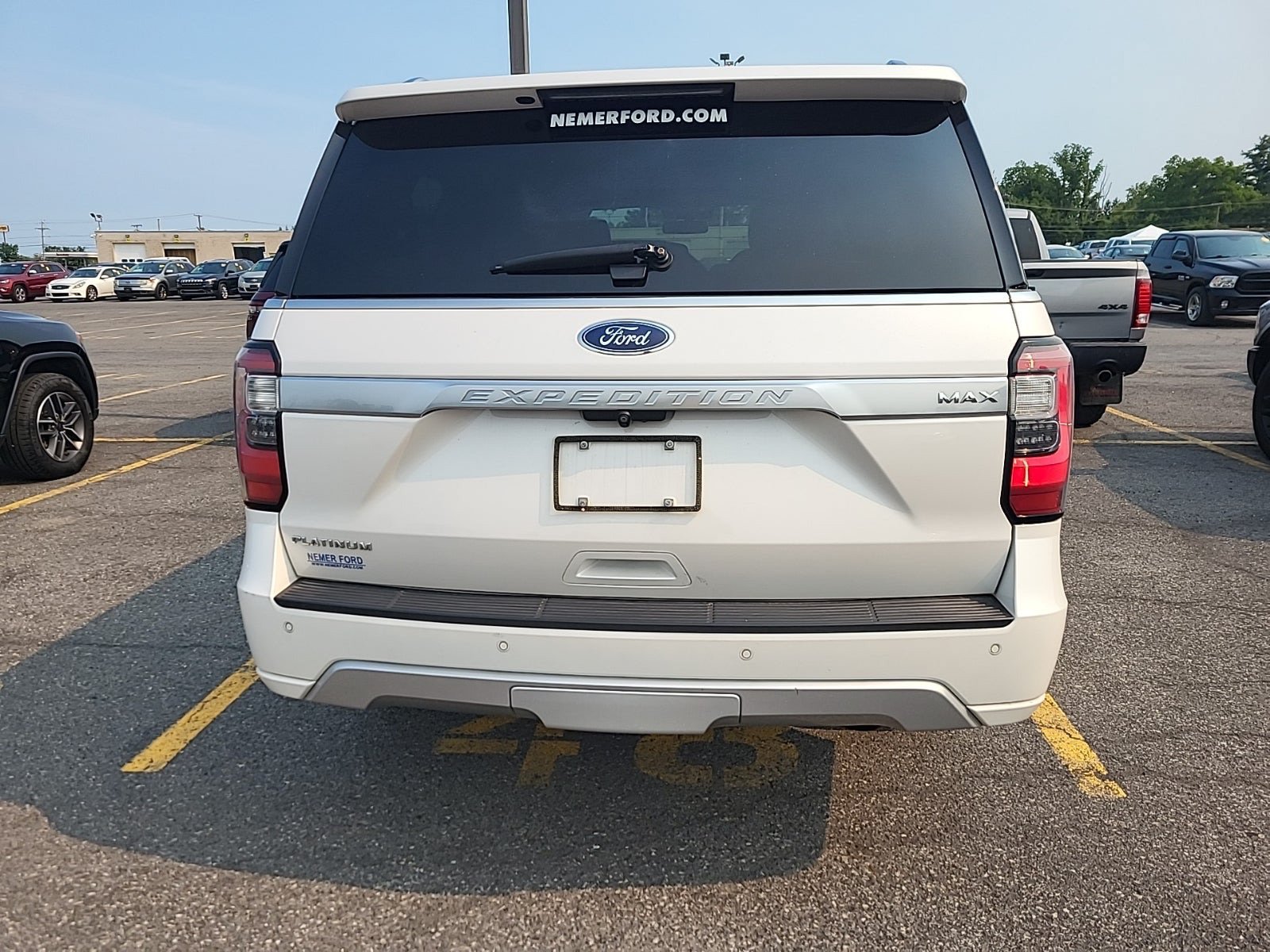 Used 2019 Ford Expedition Max Platinum RWD image 4