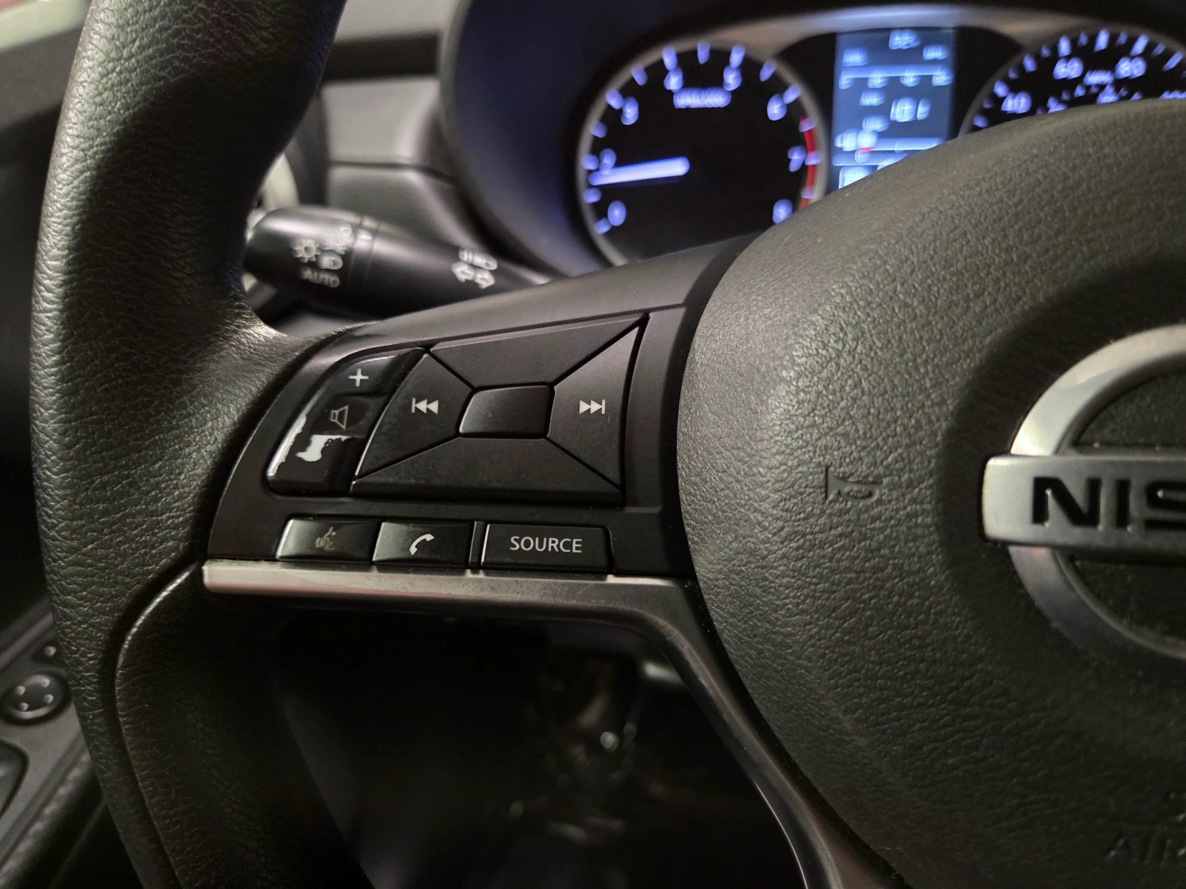 Used 2020 Nissan Versa S FWD image 19