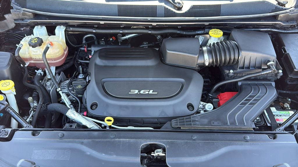 Used 2017 Chrysler Pacifica Limited image 35