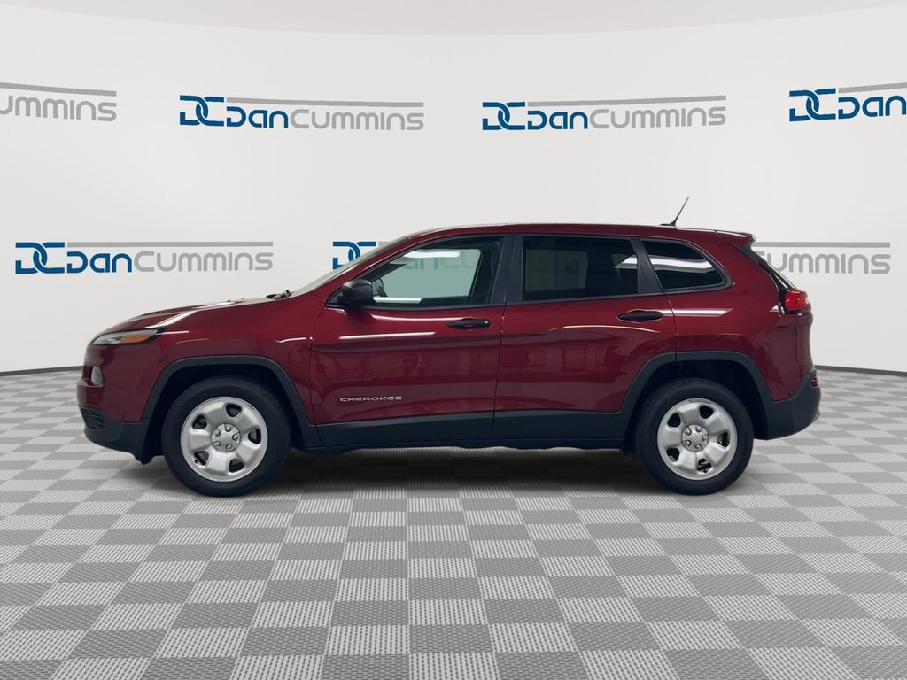 Used 2016 Jeep Cherokee Sport image 5