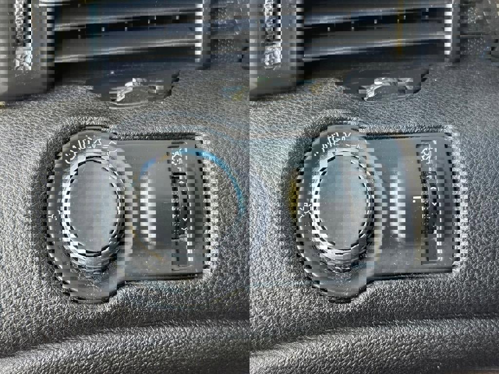 Used 2016 Chevrolet Malibu LT w/ Power Convenience Package image 14