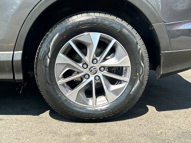 Used 2018 Toyota RAV4 XLE w/ Convenience Package AWD/4WD image 27