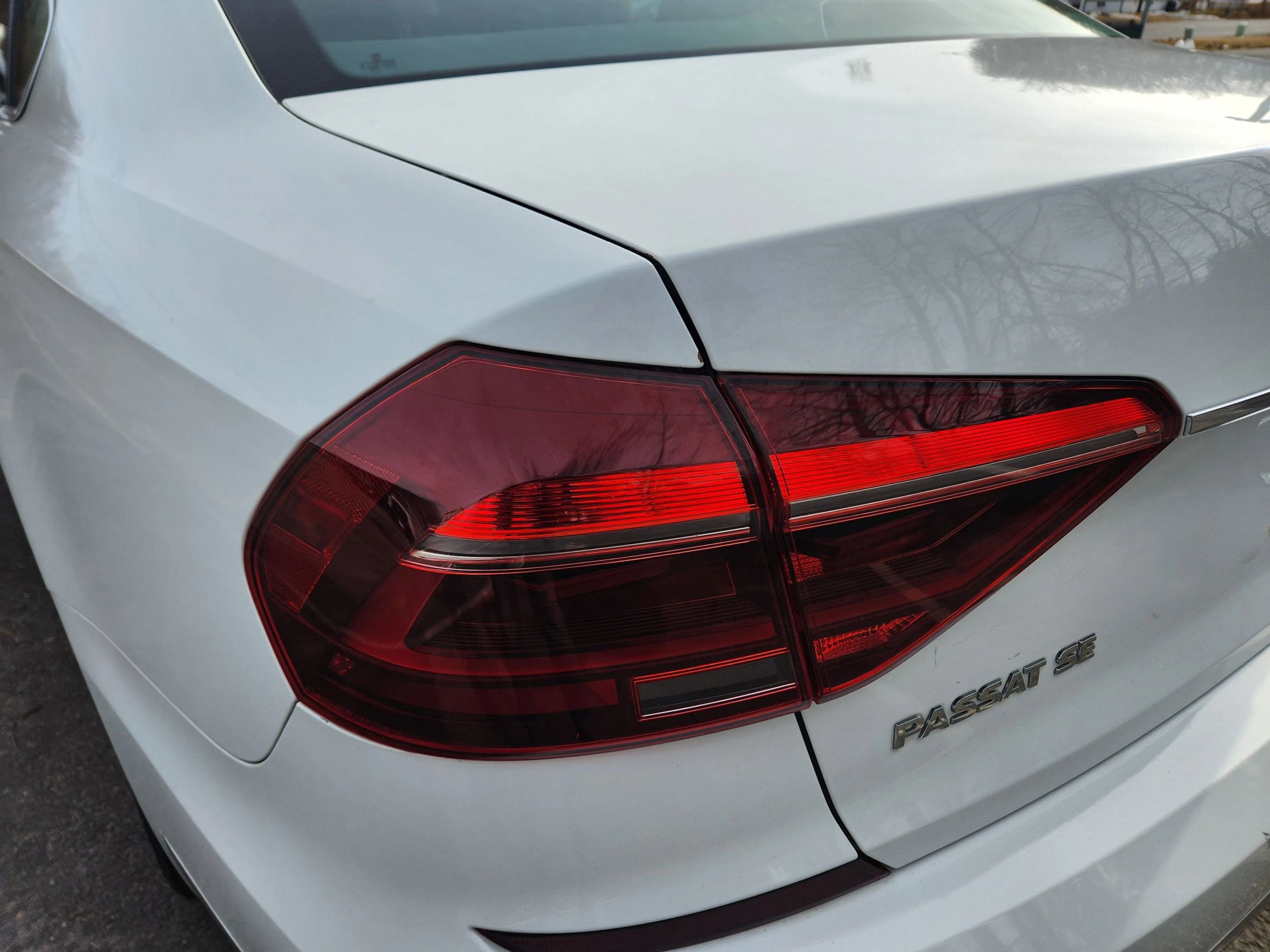 Used 2018 Volkswagen Passat 2.0T SE image 11