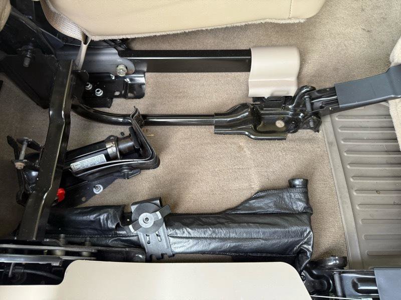 Used 2005 GMC Sierra 3500 SLT w/ Heavy-Duty Power Package image 50