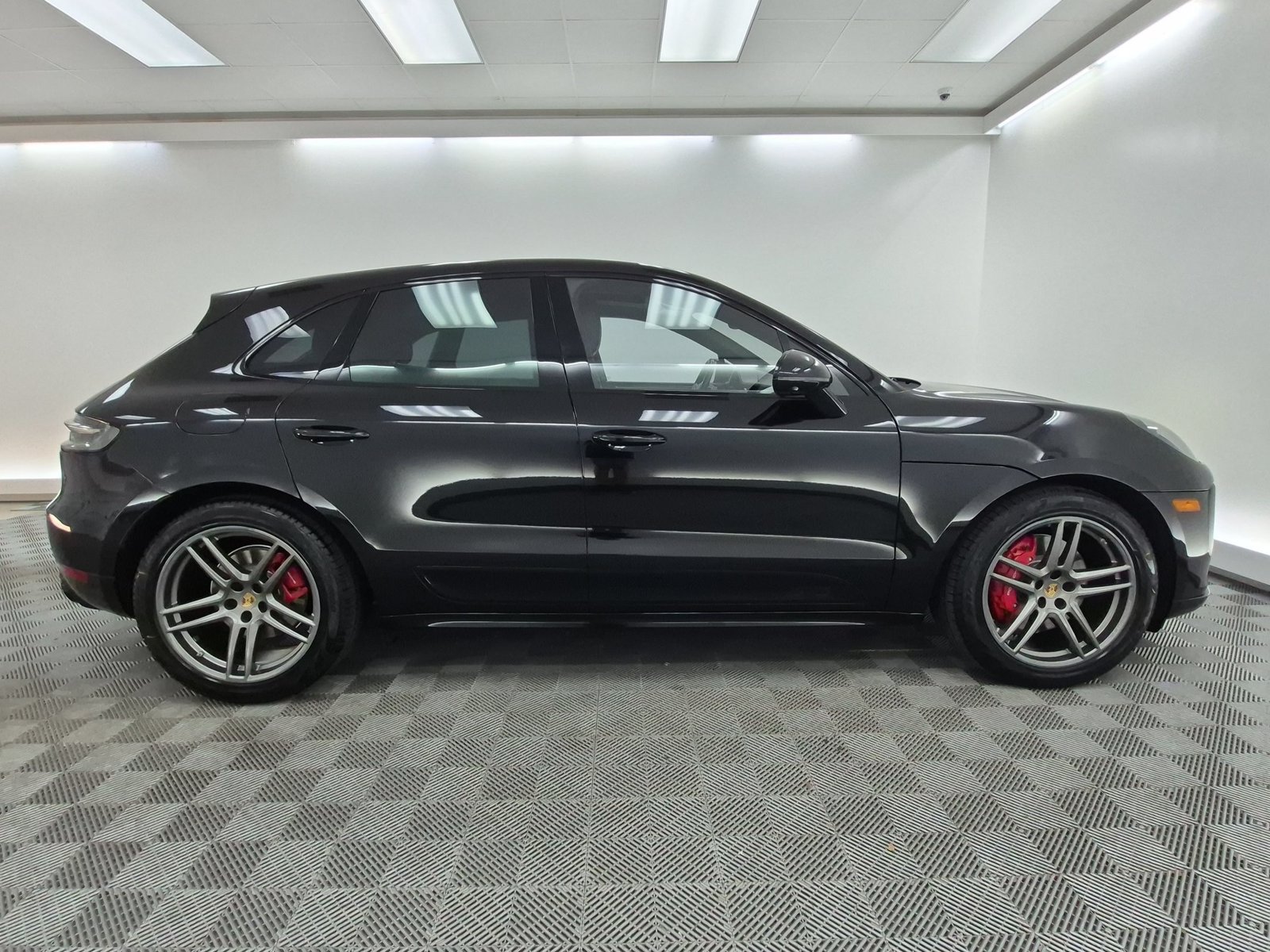 Used 2020 Porsche Macan GTS AWD/4WD image 8