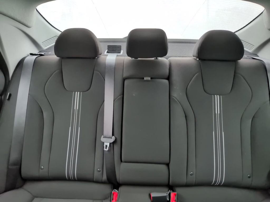 Certified 2025 Hyundai Elantra SEL image 24