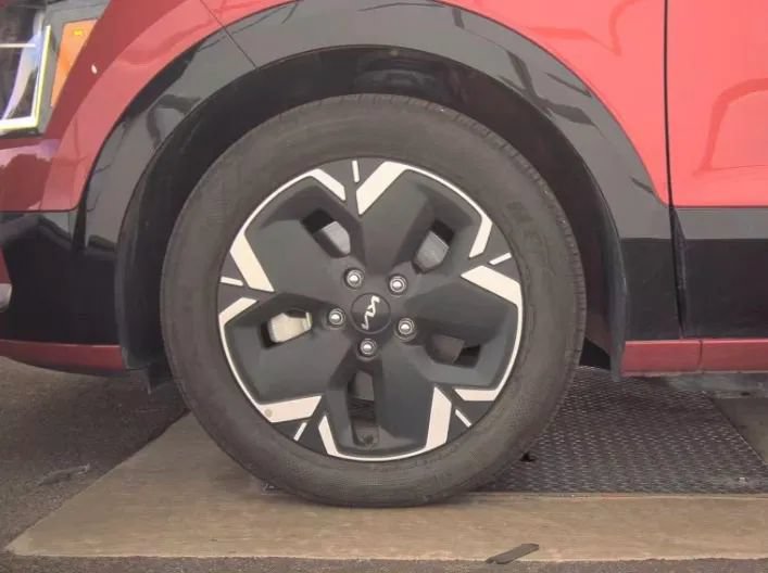 Used 2023 Kia Niro Wind FWD image 13