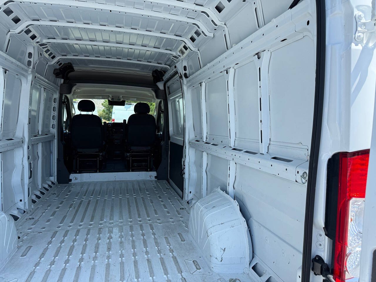 Used 2023 RAM ProMaster 3500 FWD image 23