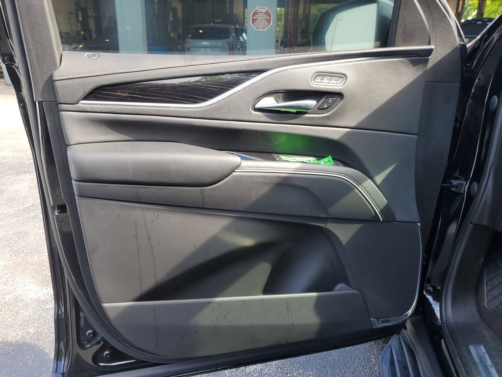 Used 2023 Cadillac Escalade Sport w/ LPO, Floor Liner Package AWD/4WD image 18