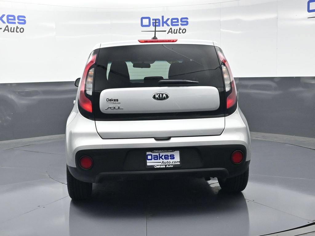 Used 2017 Kia Soul FWD image 6