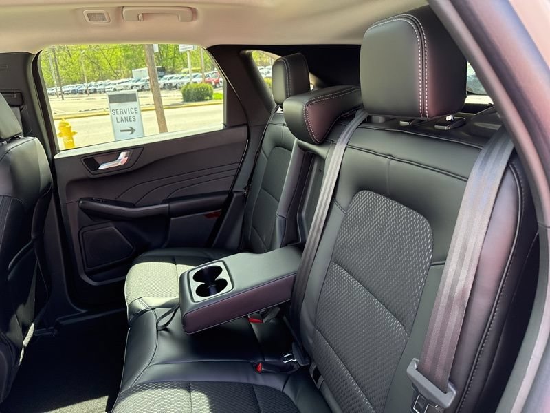 New 2025 Ford Escape SE FWD image 18