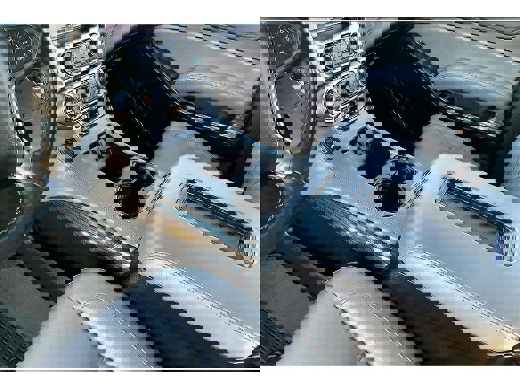 Used 2018 Chevrolet Suburban LT image 19