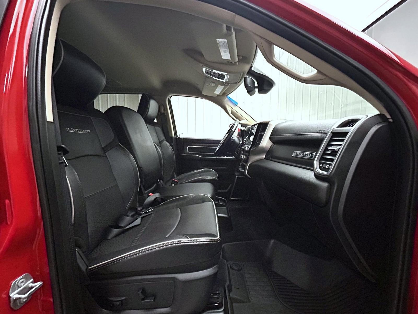 Used 2020 RAM 3500 Laramie image 15