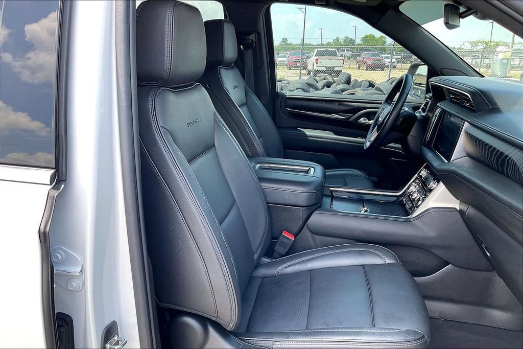 Used 2024 GMC Yukon Denali RWD image 30