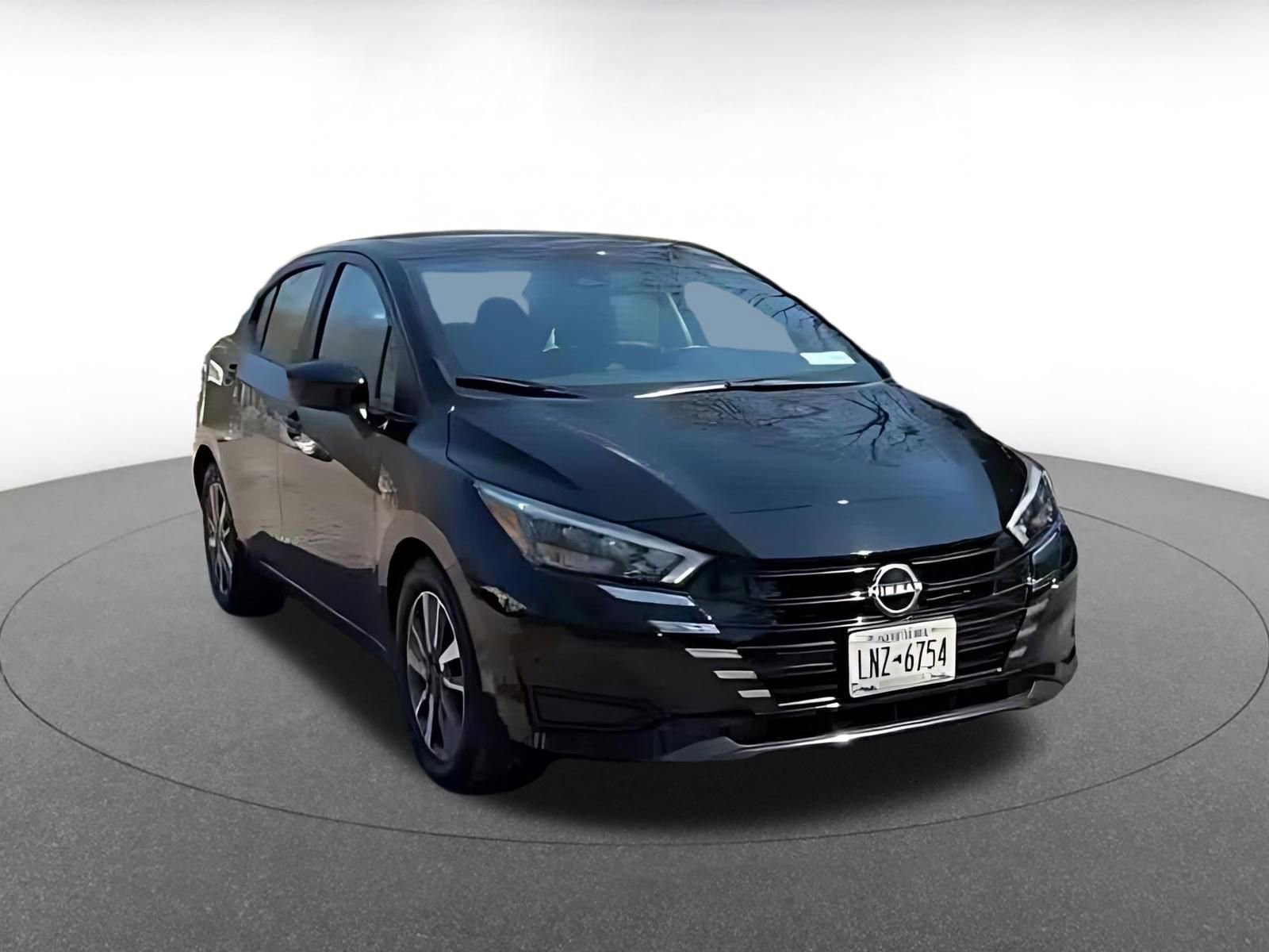 Used 2025 Nissan Versa SV FWD image 3