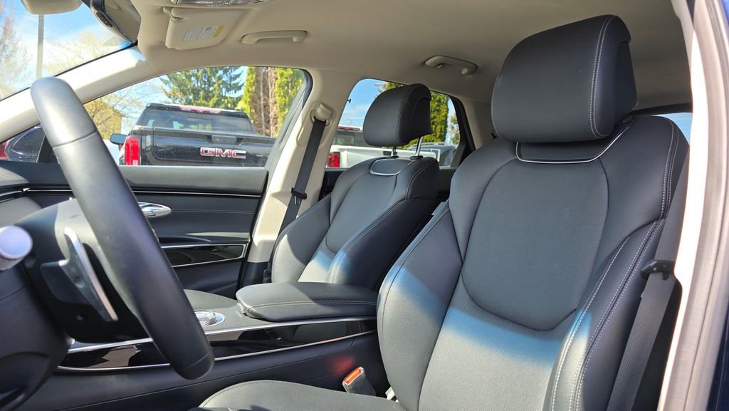 Used 2025 Genesis GV70 2.5T image 21