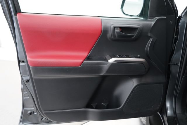 Used 2022 Toyota Tacoma SR5 image 9