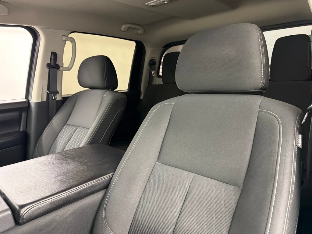 Used 2018 Nissan Titan SV RWD image 23