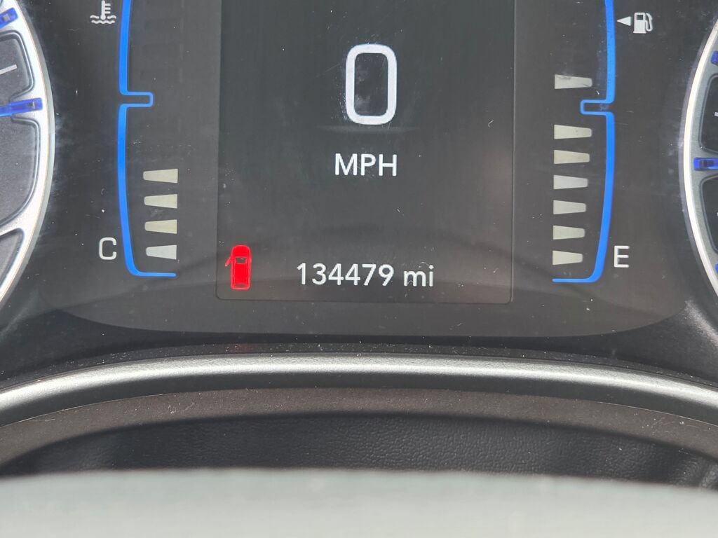 Used 2017 Chrysler Pacifica LX w/ Tire & Wheel Group FWD image 26
