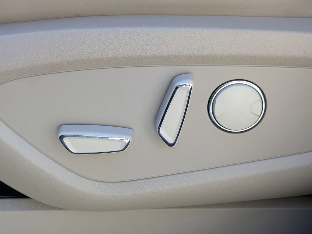 Used 2021 Lincoln Nautilus AWD w/ Equipment Group 101A image 23