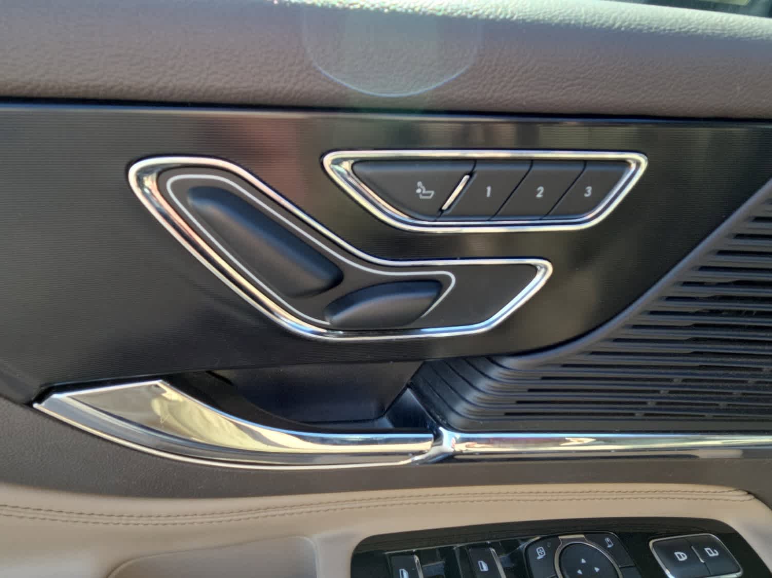 Used 2020 Lincoln Corsair AWD w/ Equipment Group 101A image 19