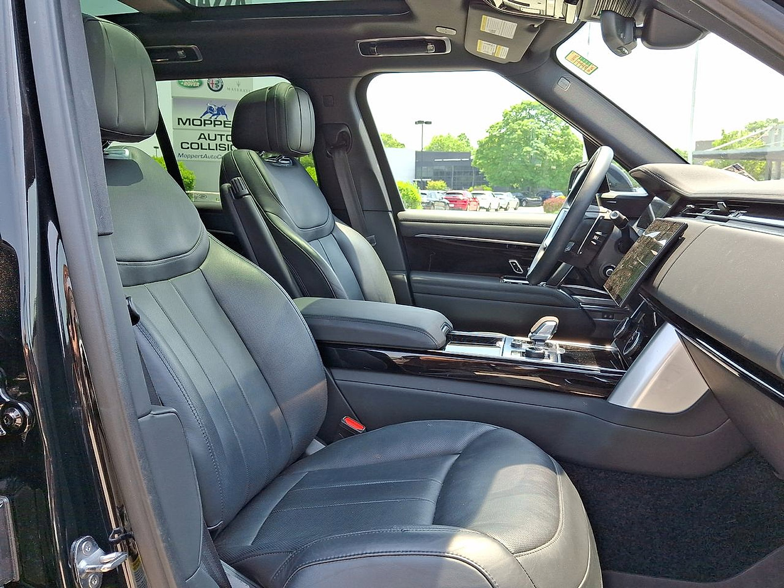 Certified 2023 Land Rover Range Rover SE image 27