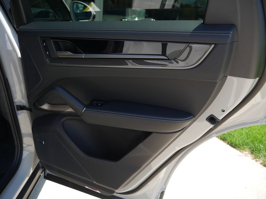 New 2026 Porsche Cayenne Turbo AWD/4WD image 24