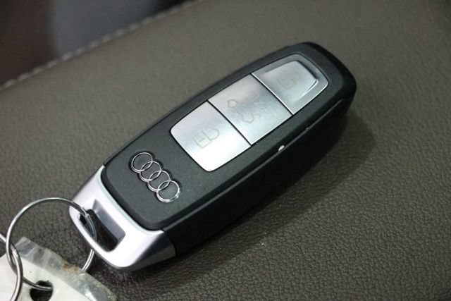 Used 2022 Audi Q4 e-tron Premium AWD/4WD image 37