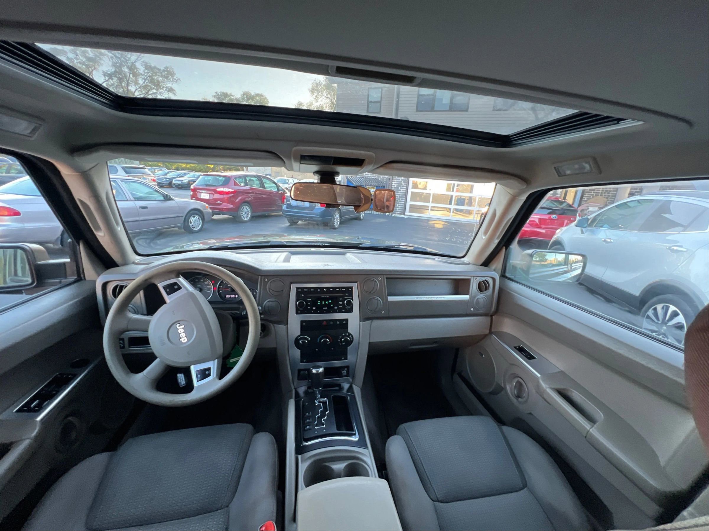 Used 2008 Jeep Commander Sport image 27