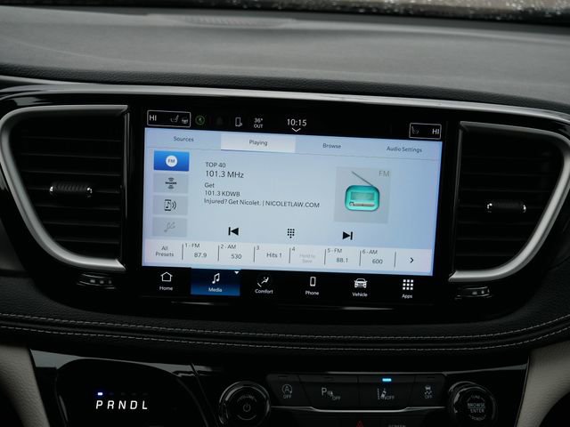 Used 2023 Chrysler Pacifica Touring-L image 27