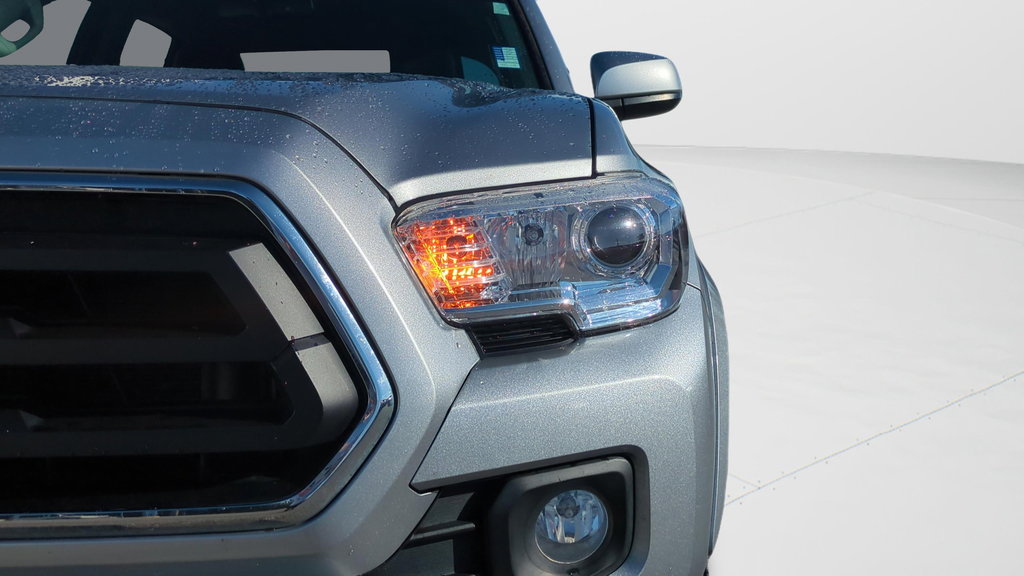 Used 2023 Toyota Tacoma SR5 AWD/4WD image 25