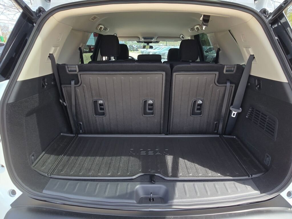 New 2026 Nissan Pathfinder SV w/ Cargo Package AWD/4WD image 13