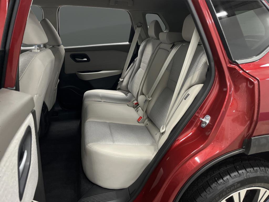 Used 2023 Nissan Rogue SV image 25