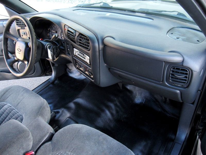 Used 2002 Chevrolet S10 Pickup 2WD Extended Cab w/ Comfort Convenience Pkg image 24