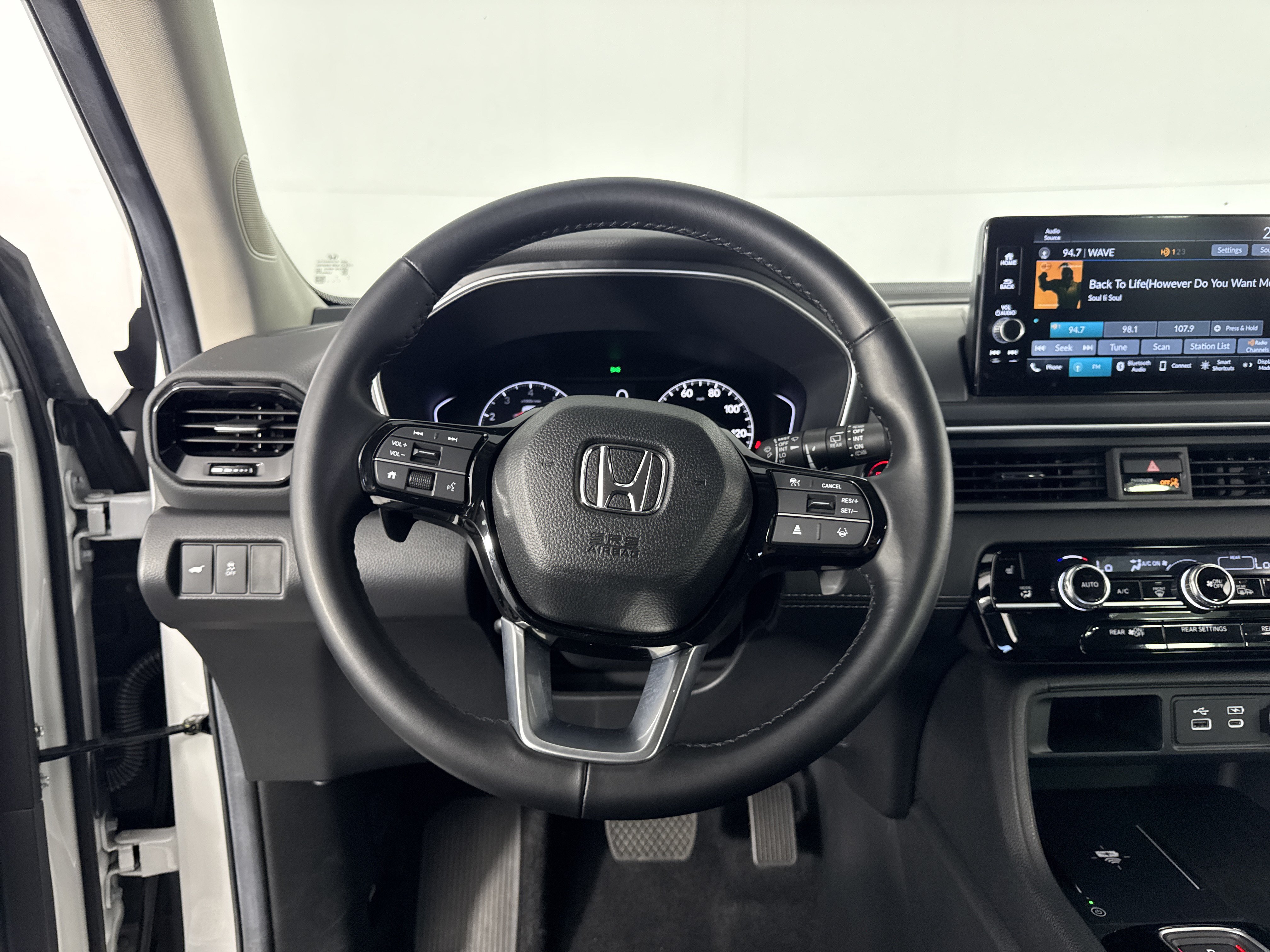 Certified 2025 Honda Pilot EX-L image 30