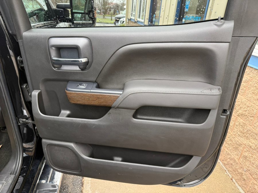 Used 2017 GMC Sierra 2500 Denali w/ Duramax Plus Package AWD/4WD image 25