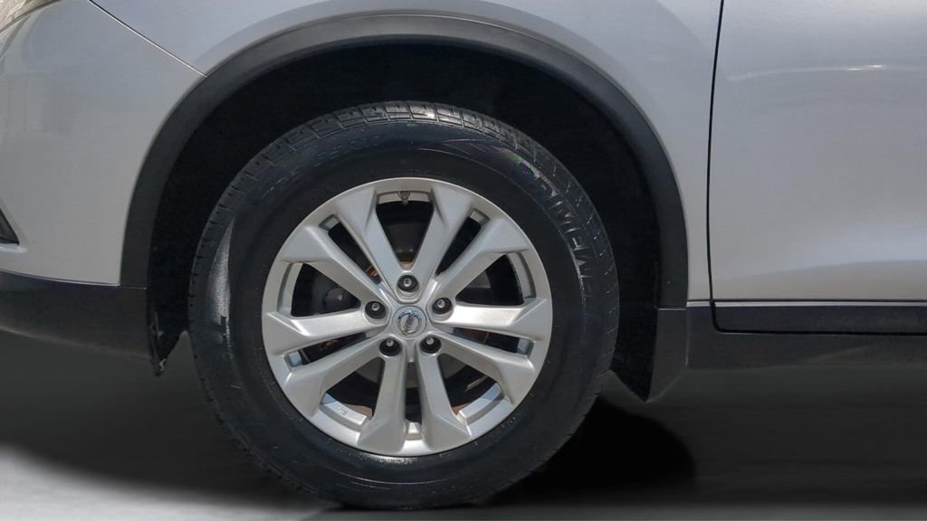 Used 2016 Nissan Rogue SV w/ SV Premium Package image 25