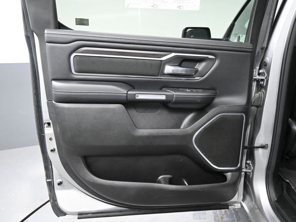 Used 2025 RAM 1500 Laramie image 25