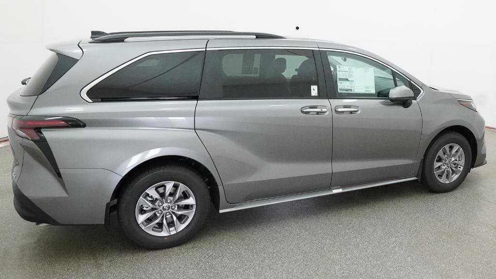 New 2026 Toyota Sienna XLE FWD image 49