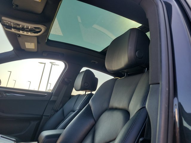 Certified 2017 Porsche Macan AWD/4WD image 39
