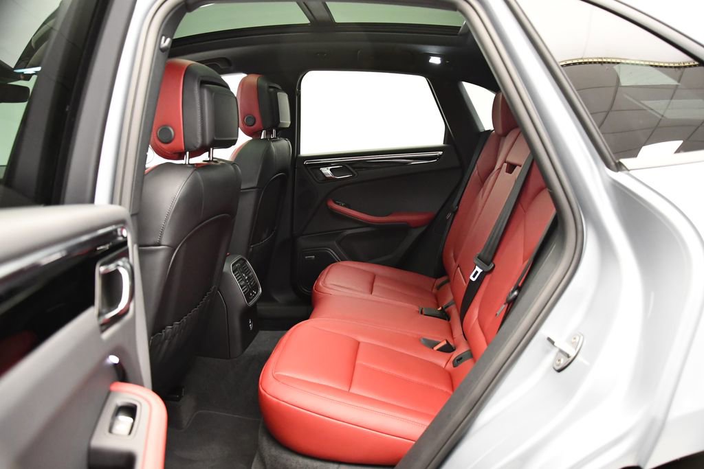 Used 2025 Porsche Macan Turbo image 46