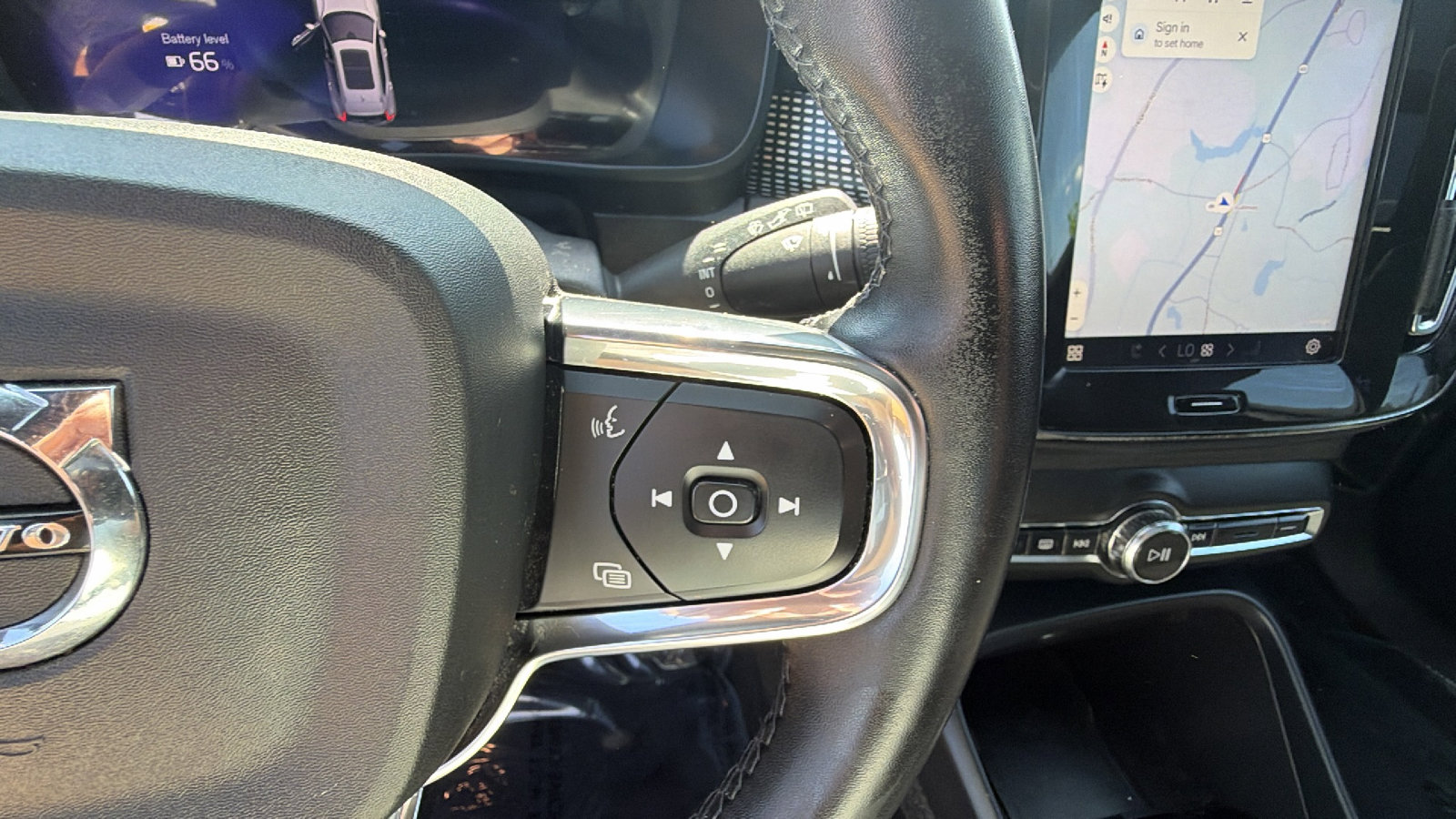 Used 2022 Volvo XC40 P8 Recharge Plus AWD/4WD image 28