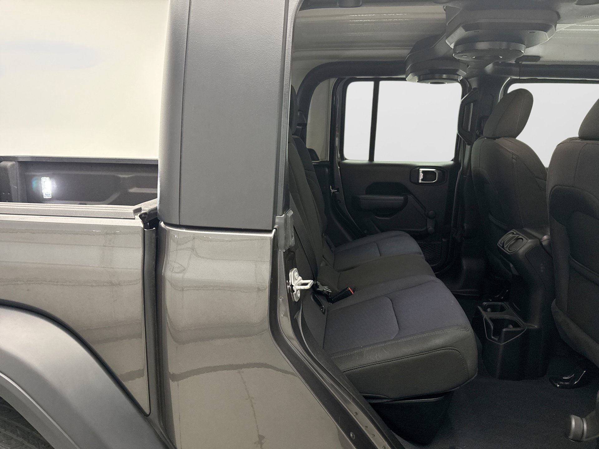 Used 2022 Jeep Gladiator Sport AWD/4WD image 17