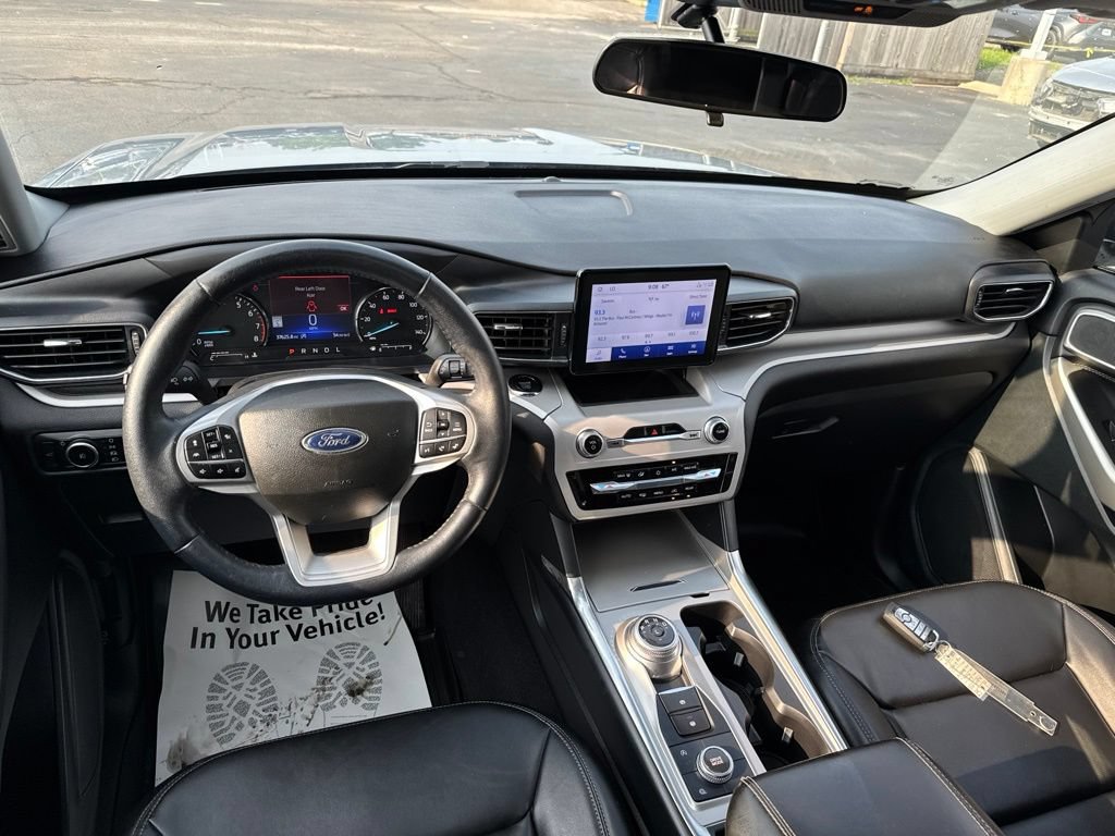 Used 2023 Ford Explorer XLT w/ Equipment Group 202A AWD/4WD image 37