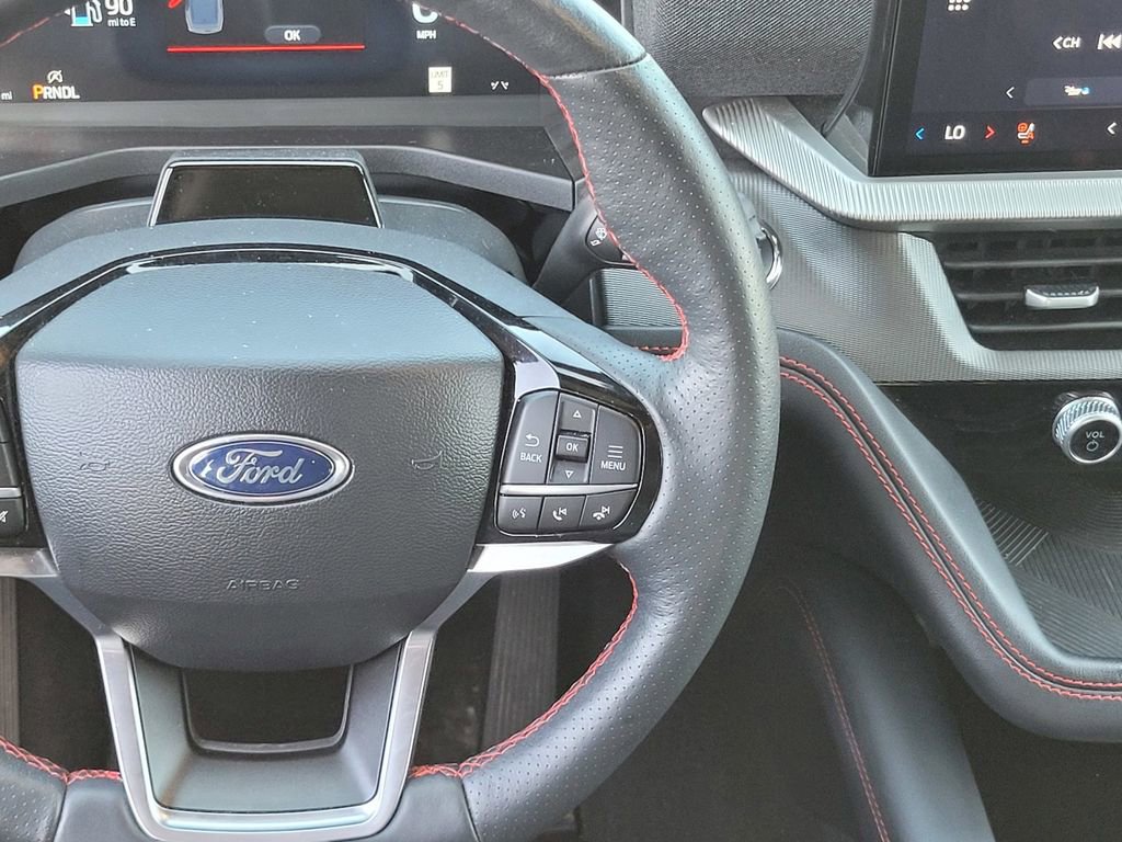 Used 2025 Ford Explorer ST-Line image 13