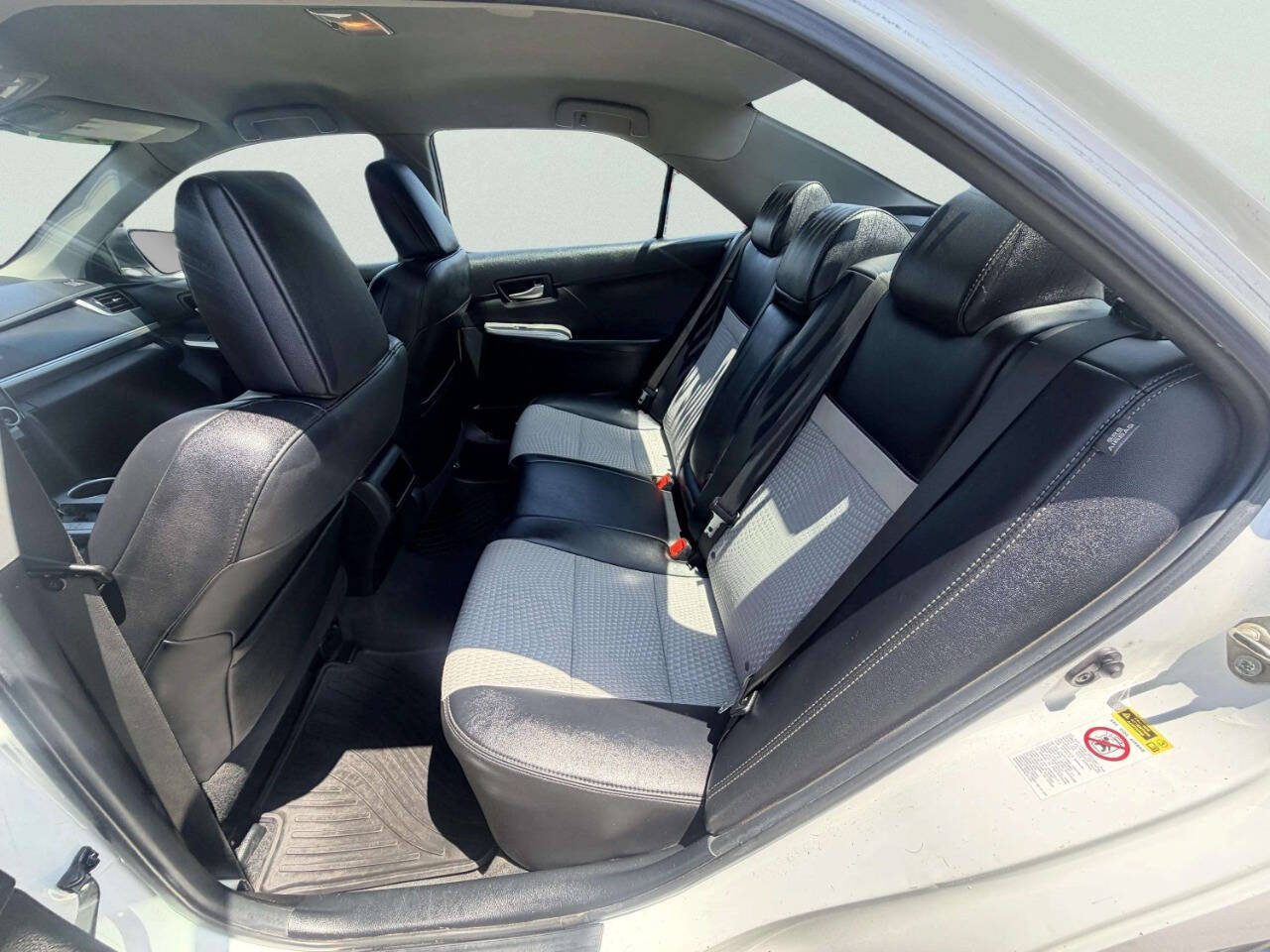 Used 2014 Toyota Camry SE FWD image 22