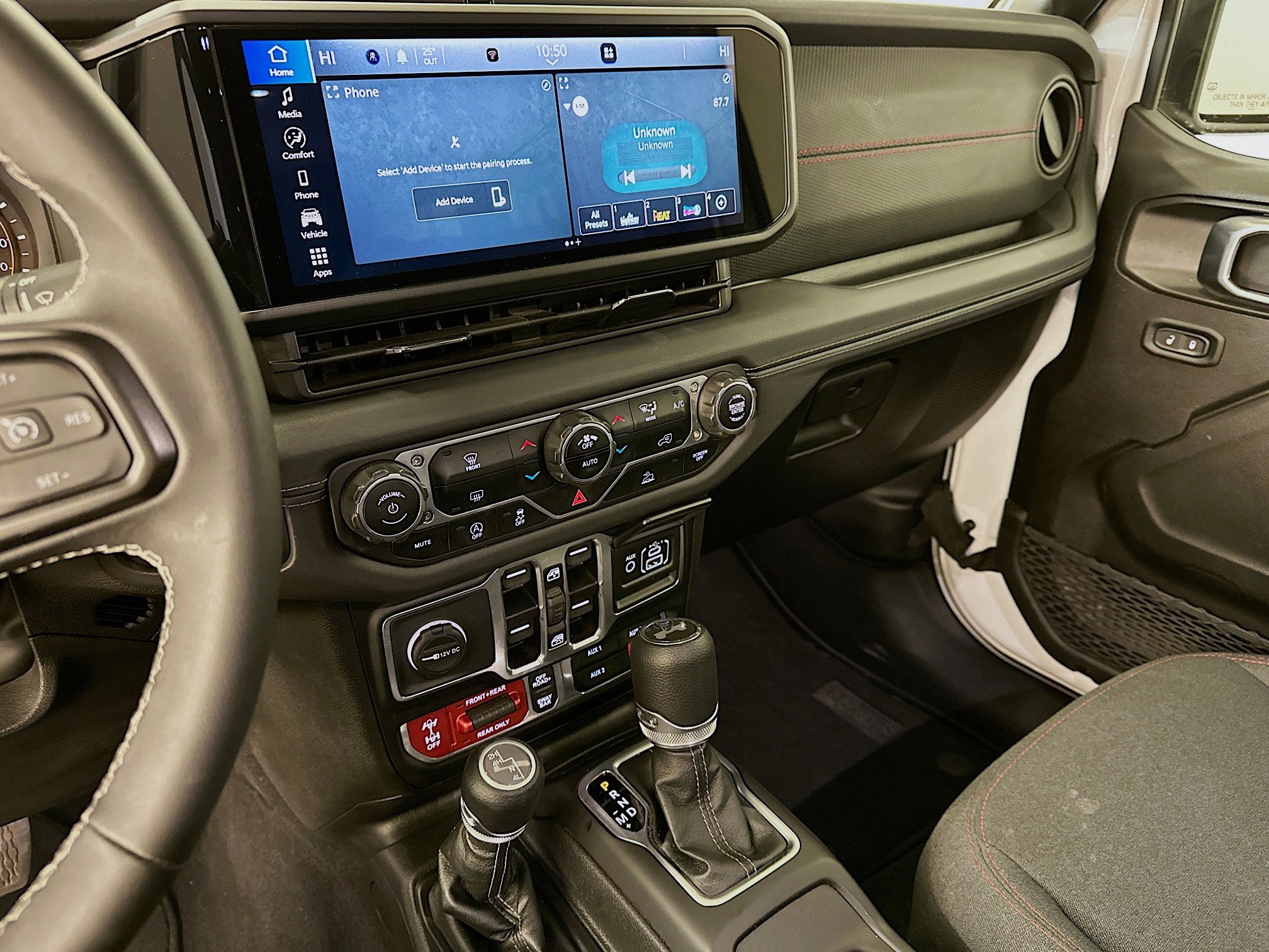 Used 2025 Jeep Wrangler Unlimited Rubicon image 25