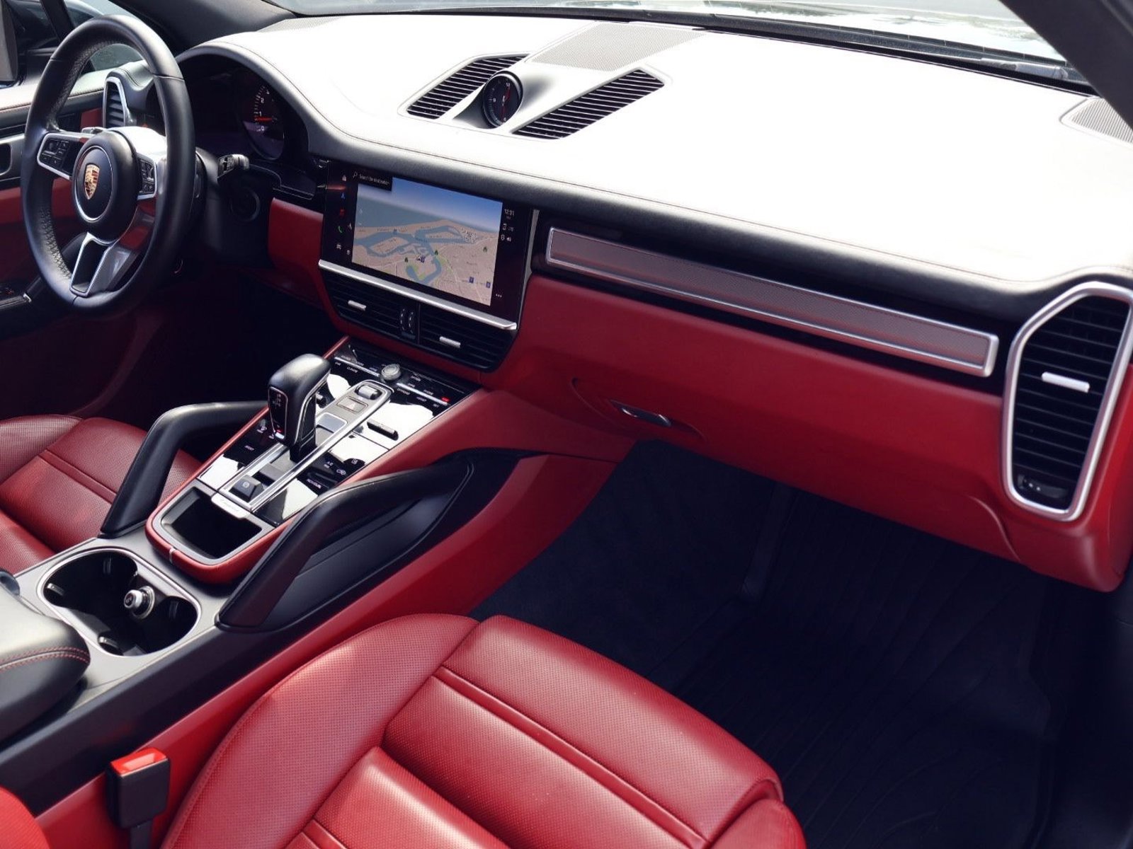 Certified 2023 Porsche Cayenne Platinum Edition w/ Premium Package Plus image 25