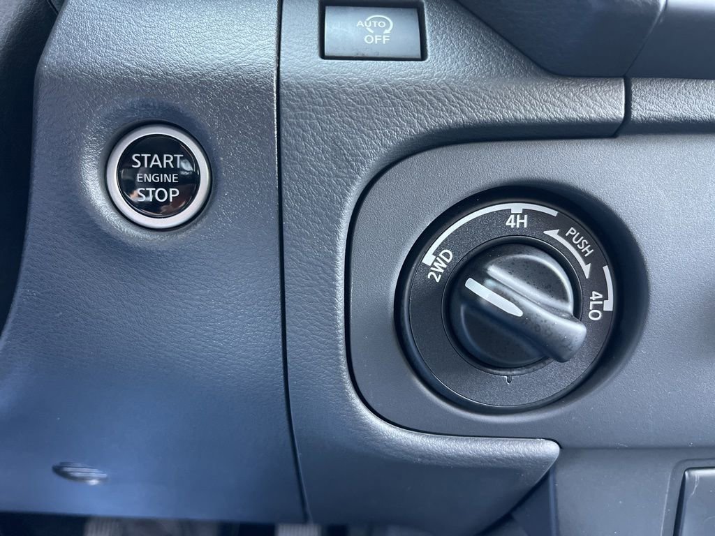 Certified 2025 Nissan Frontier SV w/ Tow Package image 13